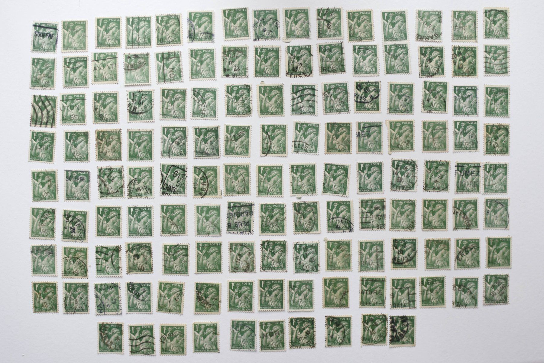 Tutti i francobolli: Lot timbres Type Iris - France – Usato da Belmont-sur-Yverdon venduto da bichet02