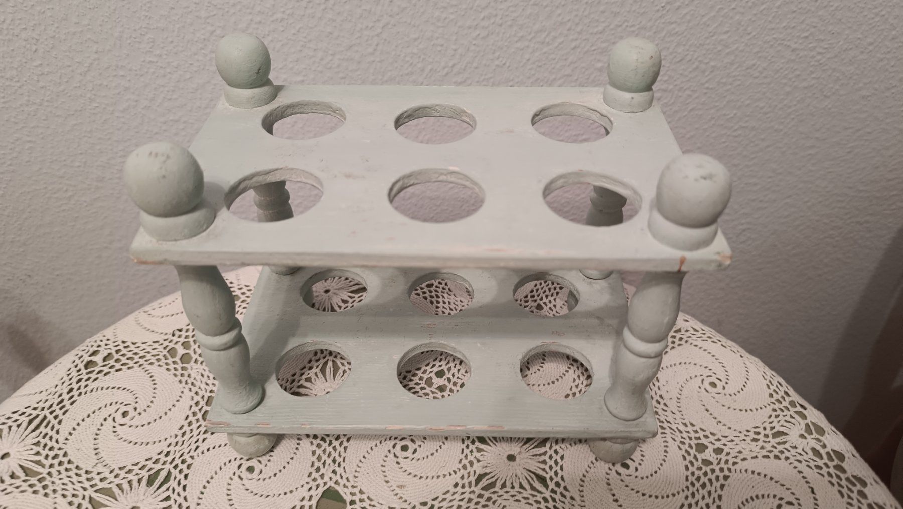 Scaffali: Eier etagere shabby chic – Usato da Zürich venduto da Jul69