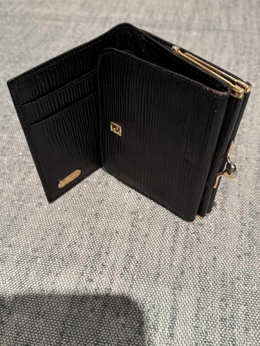 Fendi Portamonete: Fendi Wallet Vintage – Usato da Zürich venduto da salifali 2