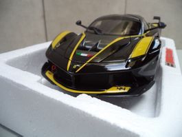 SIGNATUR burago Ferrari FXXK 1:18
