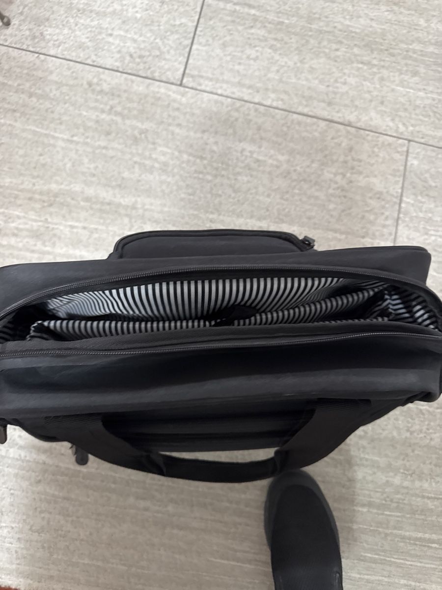 Borse: Geräumige schwarze Reisetasche mit Rollen – Nuovo (secondo la descrizione) da Arbon venduto da Tuncer06 1