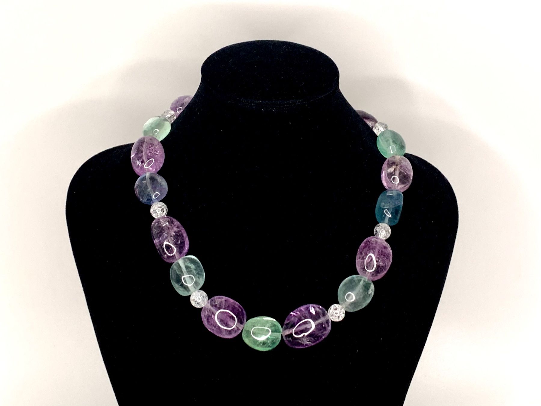 Catenine: Amethyst, Calcite & Bergkristall Halskette Silber – Nuovo e nell'imballaggio originale da Rüschlikon venduto da ThereseJewelryDesign 3