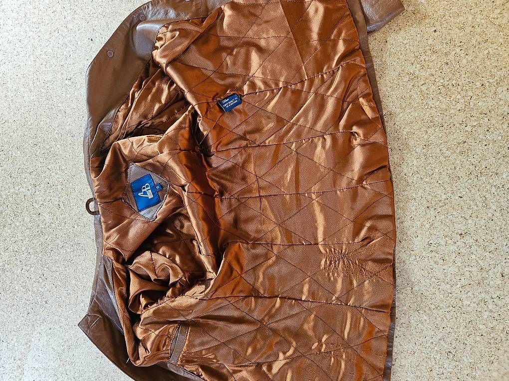 Vestes: Lederjacke Gr. S – D'occasion à Bäretswil par sia_cp8q 2