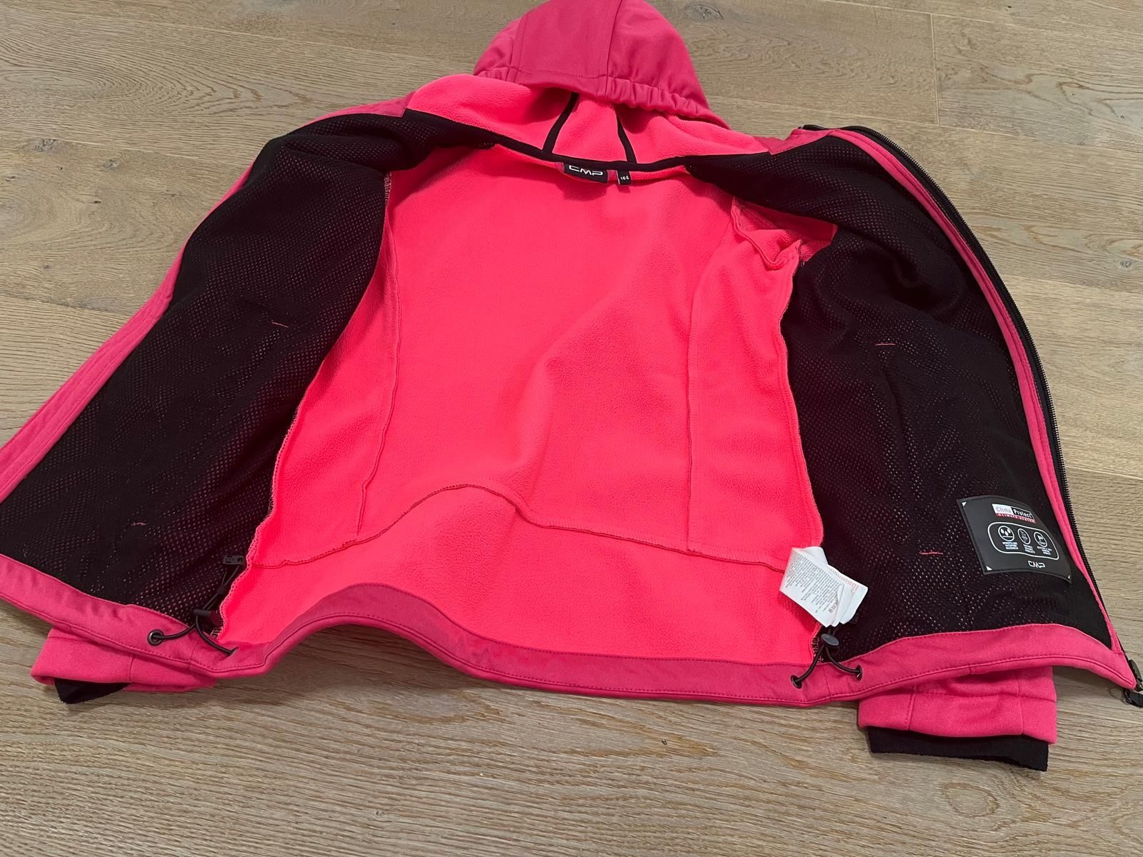 CMP Jacken & Mäntel: CMP Mädchen Softshelljacke Gr. 164 – Gebraucht aus Esslingen von Verkauf-2025 7