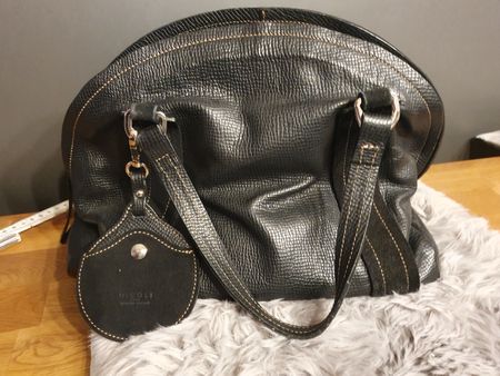 Elegante NICOLE Handtasche aus Leder, Schwarz, Top Zustand!