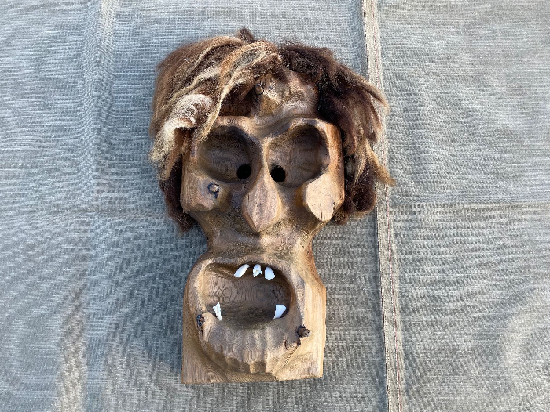 Altro in Antiquarato & Arte: sehr schöne alte grosse Walliser Holzmaske – Usato da Feldbach venduto da Olive1 5