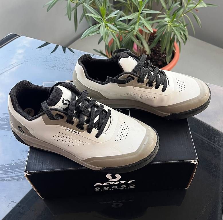 Scott Damenschuhe: SCOTT Volt Flat MTB-Schuhe – Gebraucht aus Brunnen von anjacam 1