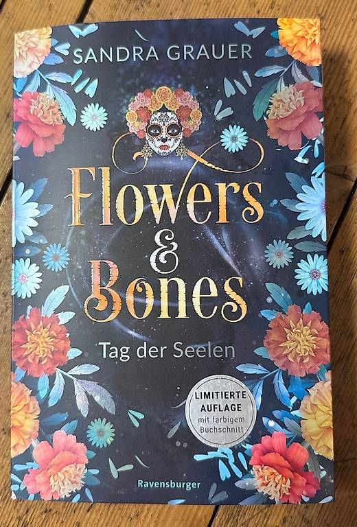 Bücher: Flower & Bones, Tag der Seelen - Sandra Grauer – Gebraucht aus St. Gallen von sel_vtp9