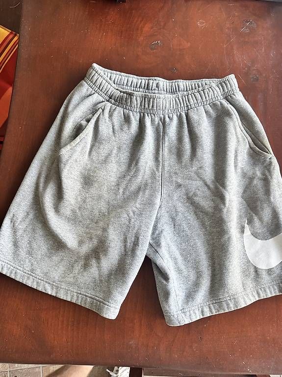 Pantaloni: Pantaloncini Nike Swoosh  Nero e Grigio – Usato da Porza venduto da bia_lvz2 2