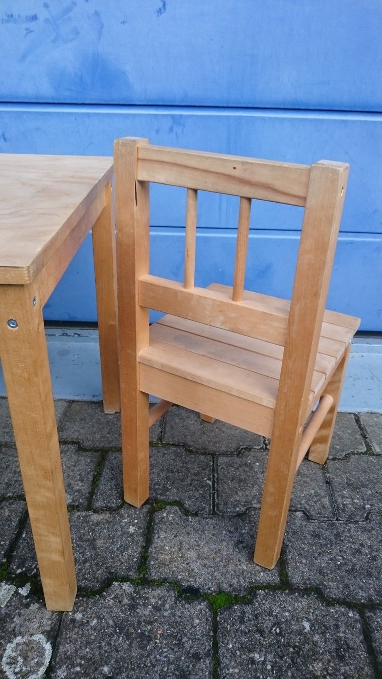 Tischset: Kindertisch aus Holz inkl. Stühlen – Gebraucht aus Wiler b.Utzenstorf von Hallucino6 5