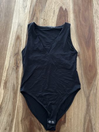 Stradivarius Body schwarz Grösse M guter Zustand