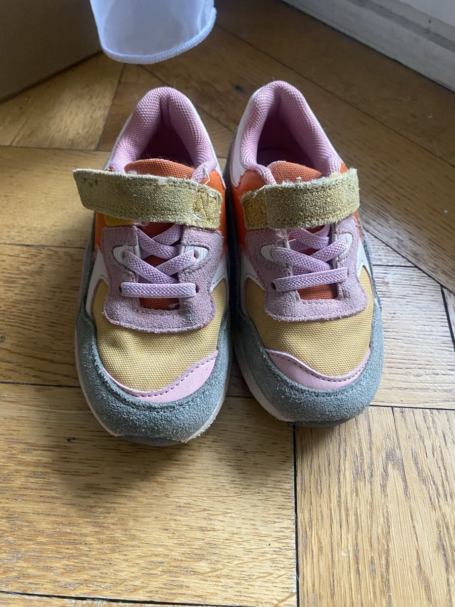 Next Schuhe für Mädchen: Sneaker Grösse 26.5  – Gebraucht aus Bern von Violettaline 1