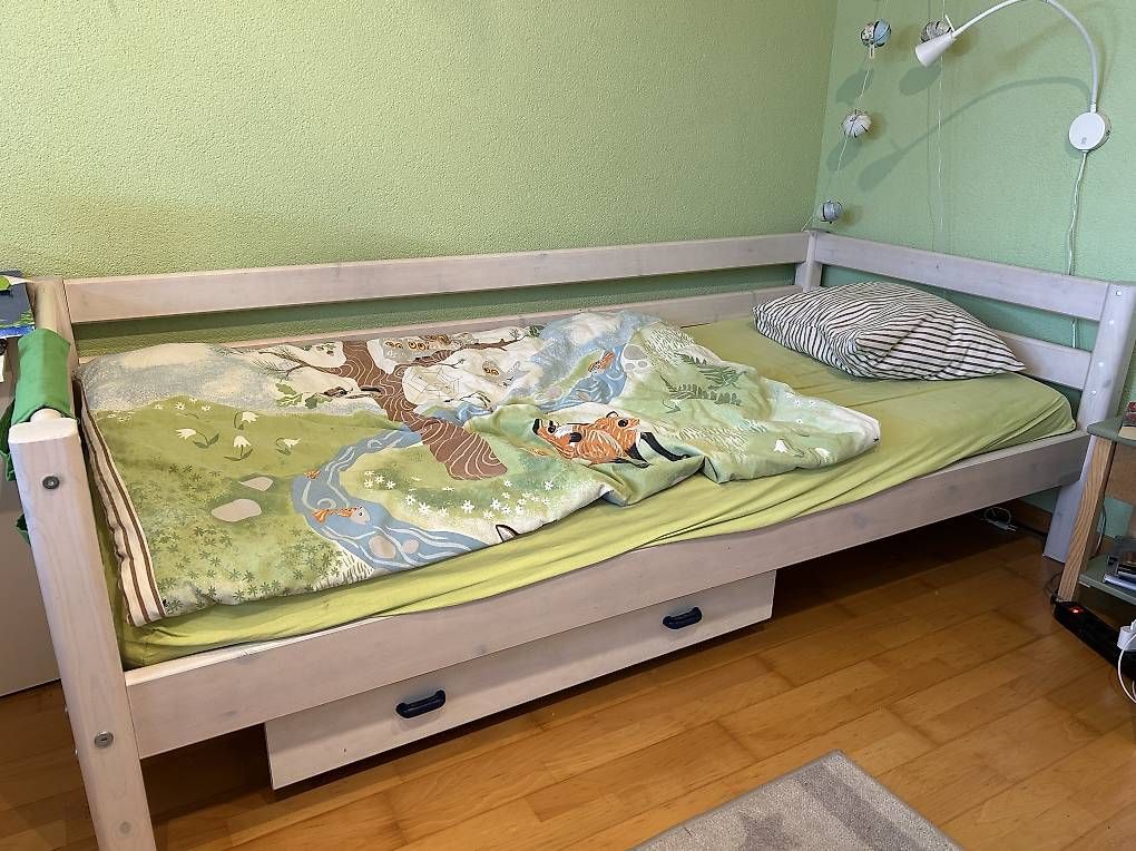 Letti: Micasa Flexa Bett, Rost & Schublade – Usato da Gerlikon venduto da Ariane13