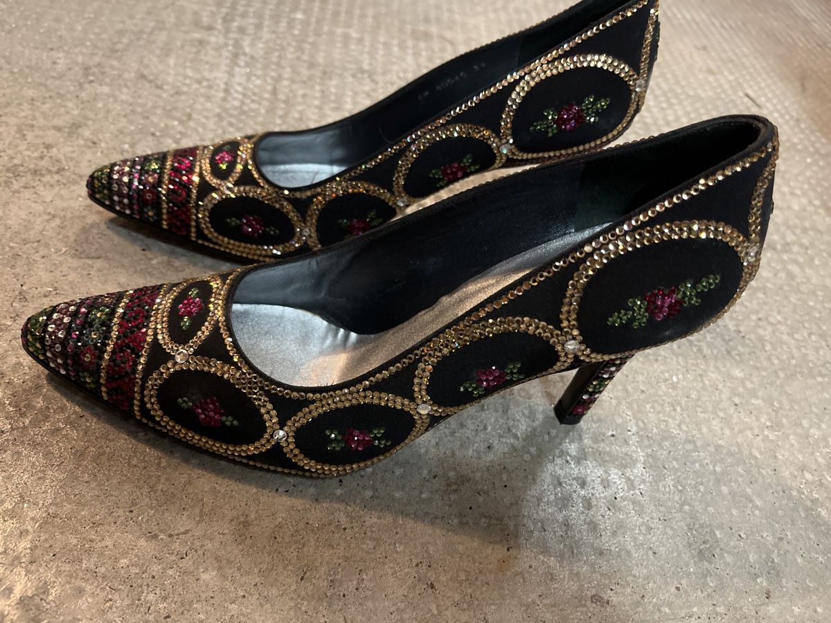 Stuart Weitzman Scarpe da donna: Stuart Weitzman Pumps Swarovski Seide 39 – Nuovo (secondo la descrizione) da Münchenstein venduto da Sozial_Labor_Brocki 2