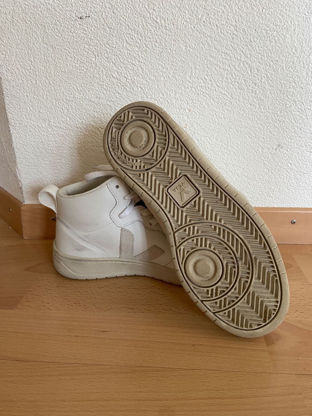 Damenschuhe: VEJA Sneaker V-15 Leather, 38 – Gebraucht aus Kloten von zizibru 3