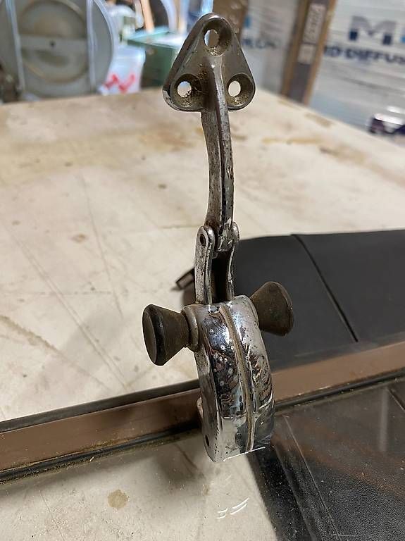 Tutti pezzi di ricambio auto: vitre bus vw, split, barndoors – Usato da Les Vieux-Prés venduto da PX132 1