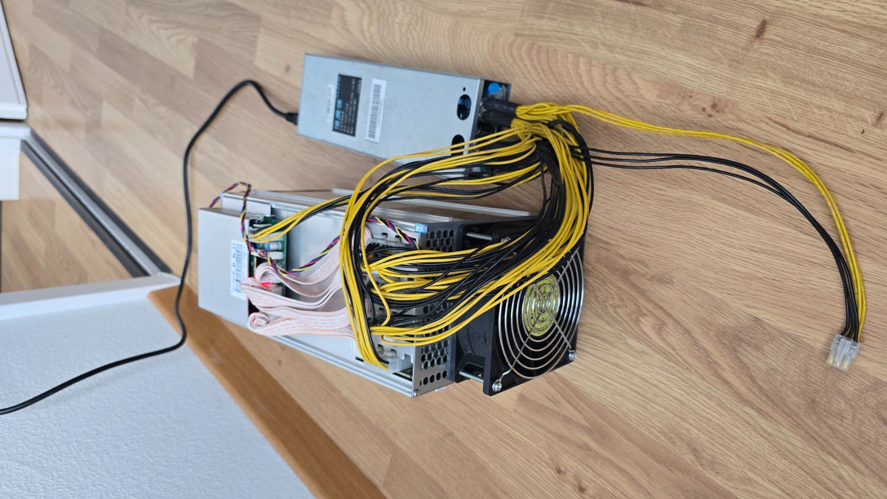 Coin Miner: Antminer L3+ inkl. PSU – Usato da Gwatt (Thun) venduto da FreshManY 2