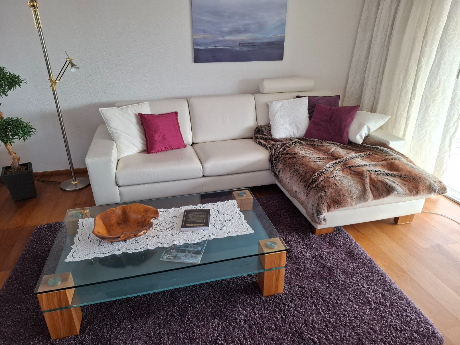Divani: Helles Ledersofa mit Salon-Tisch – Usato da Buchs ZH venduto da Jaipur01