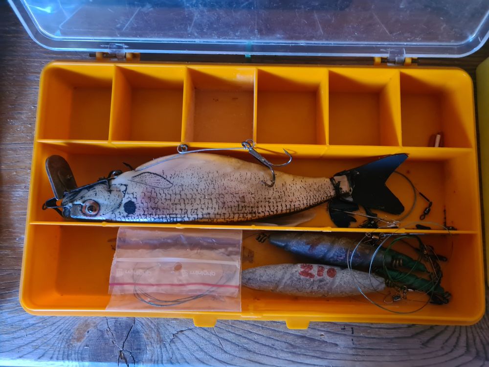 42L Fischer Rucksack Mit Rod Halter - Angeltasche Mit Abnehmbarem Board