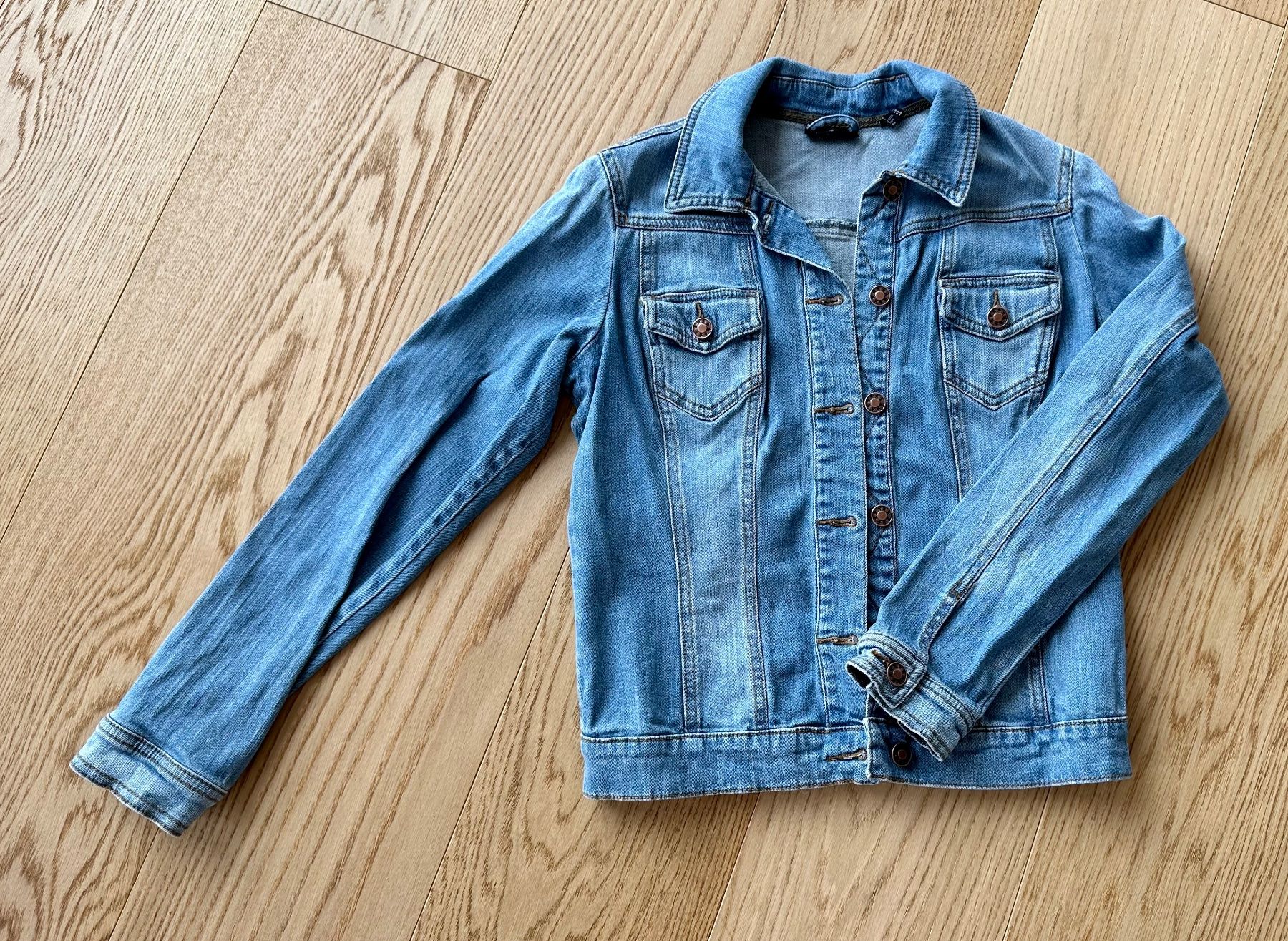 Tchibo Jacken: neuwertige Damen Jeansjacke Gr 36 – Neu (gemäss Beschreibung) aus Hergiswil NW von Labello01