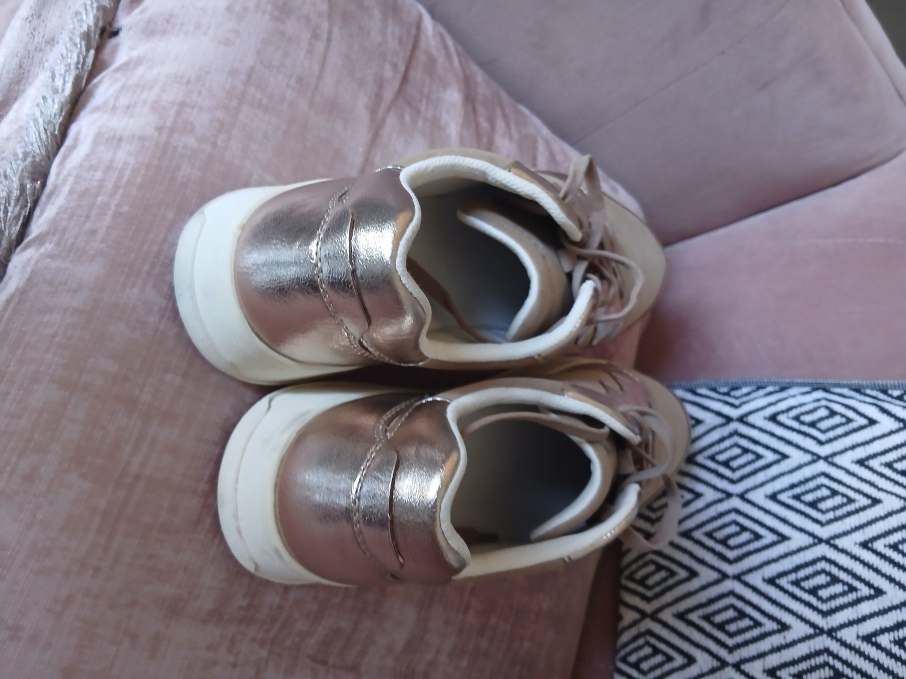Bugatti Scarpe da donna: Bugatti Sneaker Gr 39 wie neu – Usato da Brütten venduto da ver_jql7 3