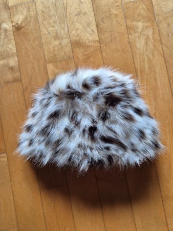 Warme Wintermütze aus Kunstfell