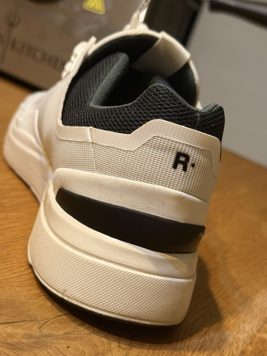 On Chaussures hommes: ON - The Roger 42.5 – D'occasion à Bützberg par Janick77 1