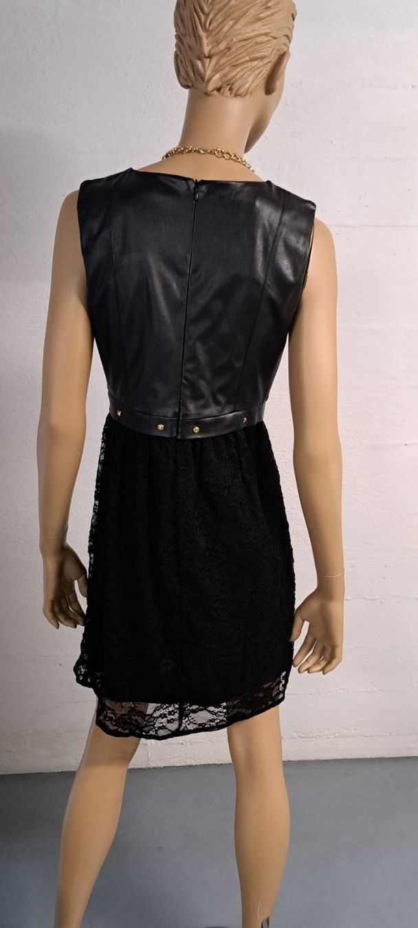 Vestiti: Kleid in  Schwarz, mit Spitze Grösse M, neu. – Nuovo (secondo la descrizione) da Rebstein venduto da Ritsch7 1