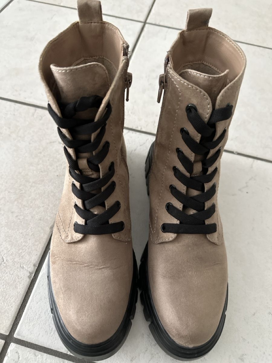 Chaussures femmes: Winterstiefel Damen Gr 39 – D'occasion à Davos Platz par Anakonda1