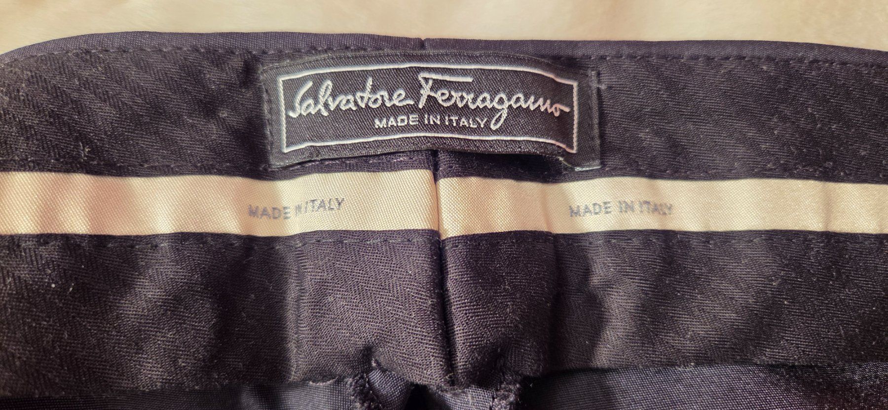 Salvatore Ferragamo Pantaloni: Hose FERRAGAMO Gr. 40 Wolle NEU – Nuovo e nell'imballaggio originale da Wettswil venduto da doe_x6nz 1