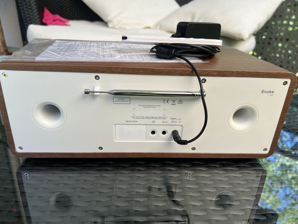 Radio: PURE DAB+ Radio Bluetooth Walnut Wood Good Condition – Usato da Gossau ZH venduto da iulian7 3