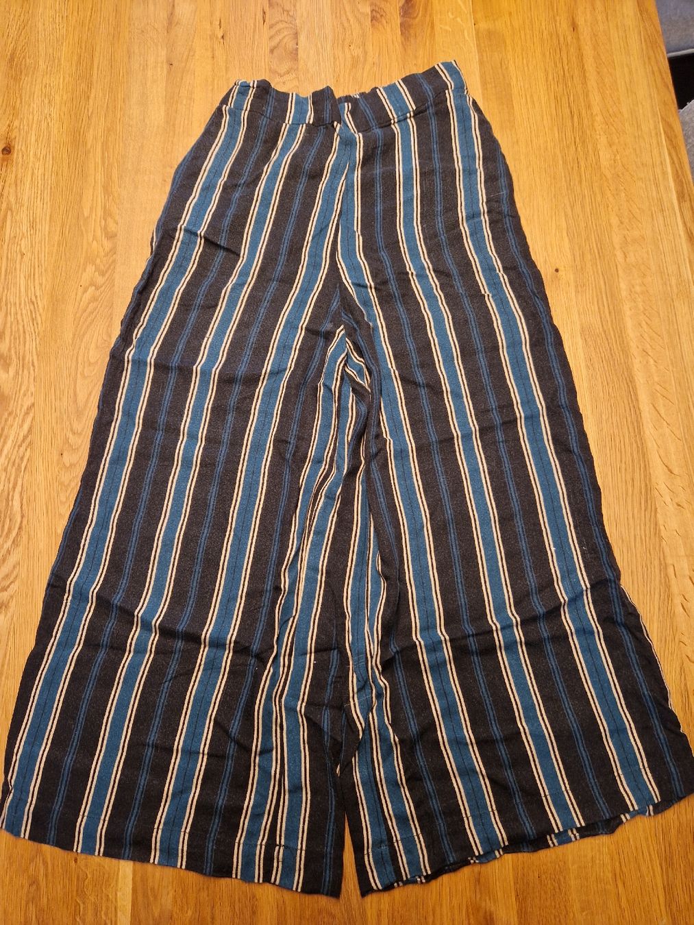 Pantaloni: Stoffhose gestreift Gr. XS/S – Usato da Frauenkappelen venduto da sarahgygax_ 2