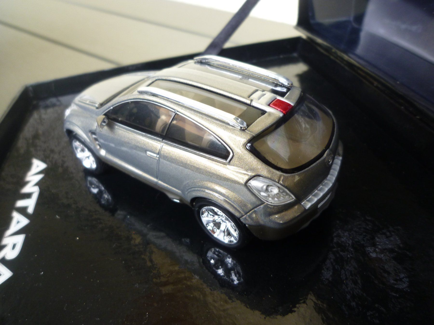 Norev Modellini d'auto: Opel Antara GTC – Nuovo e nell'imballaggio originale da Flawil venduto da Imperiosud 3