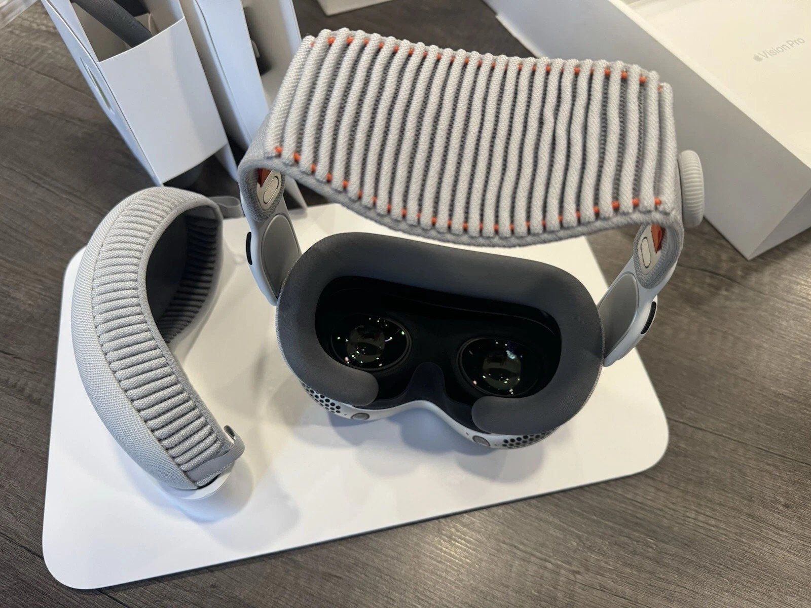 Apple Casco VR: Apple Vision Pro 512GB NEU! OVP – Nuovo (secondo la descrizione) da Neerach venduto da mur_dwg9 4