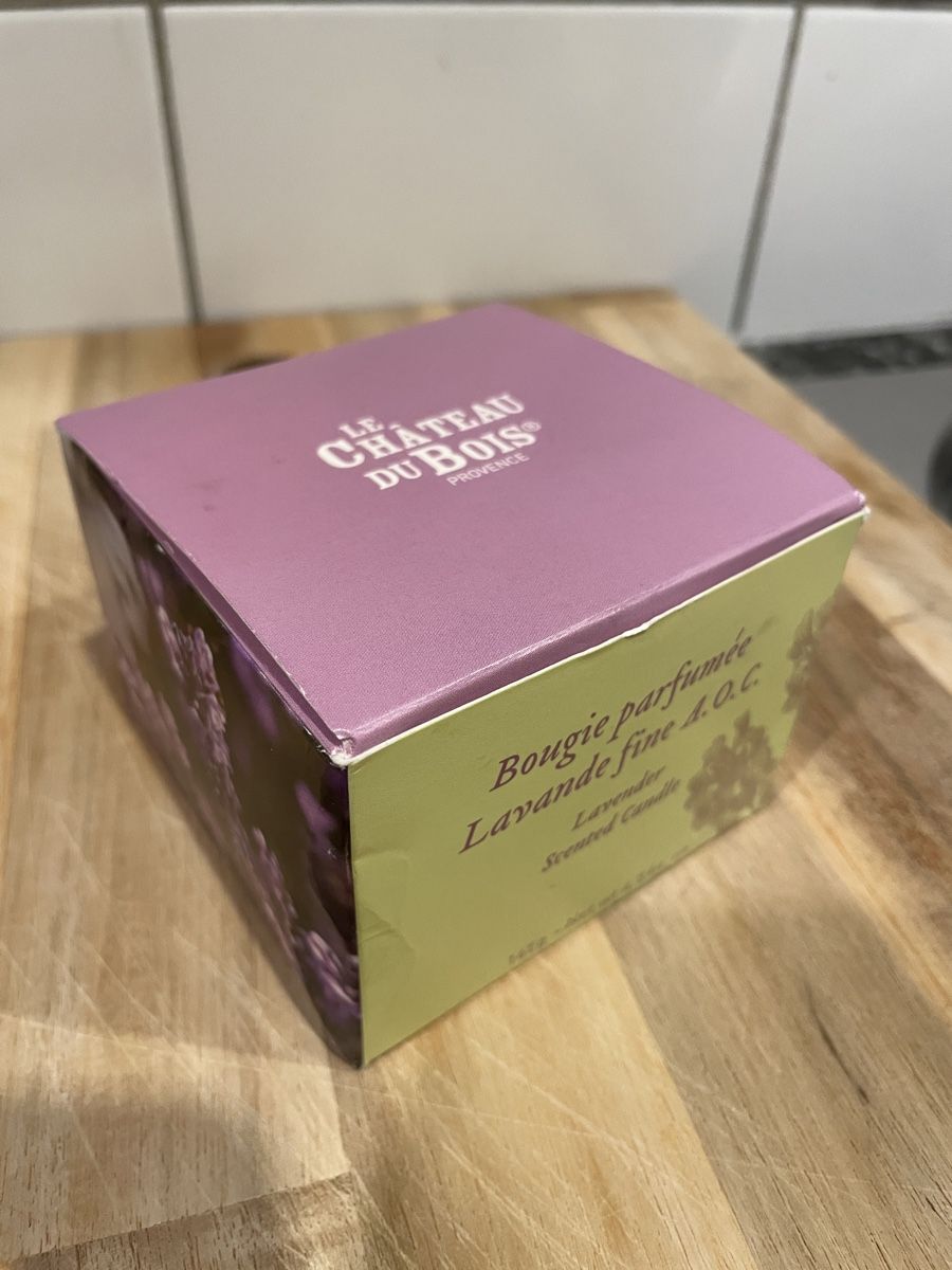 Candele: Lavendel Duftkerze "Le Chateau du Bois" – Nuovo e nell'imballaggio originale da Luzern venduto da Fledermaus82 2