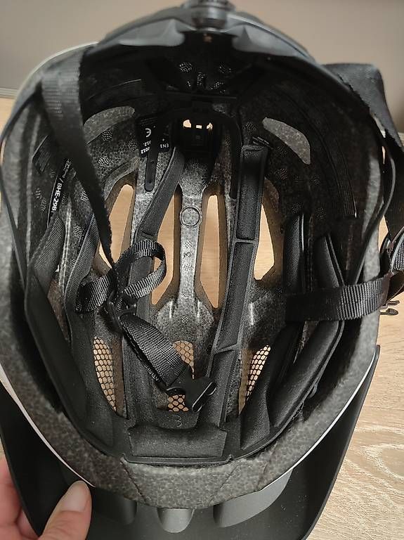 Helme: Kinder-Velohelm neu – Gebraucht aus Flüelen von pri_7p8g 1