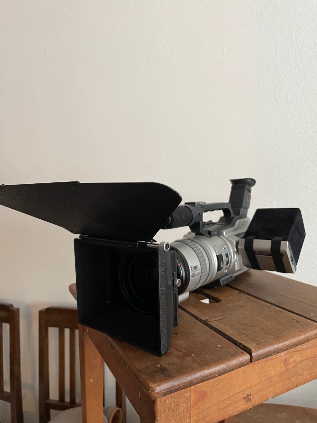 Sony Videocamere: Sony DCR-VX2000E - mit viel Zubehör – Usato da Kriens venduto da ruedi740