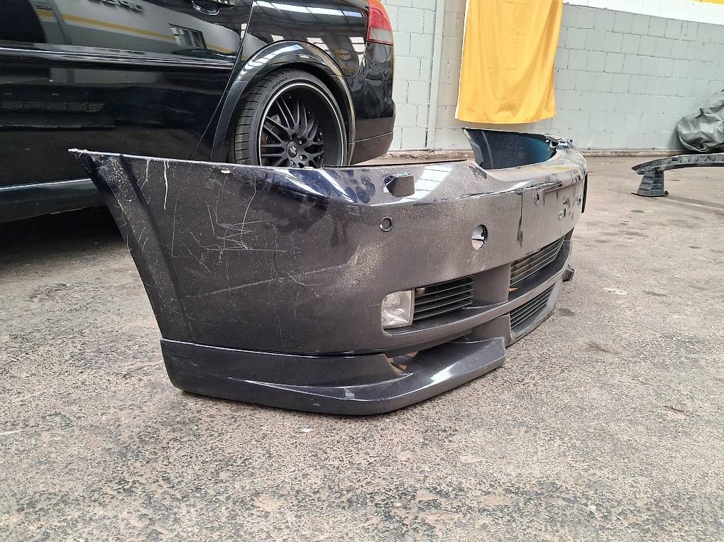 Toutes les pièces auto: Opel Vectra C / Frontstossstange Irmscherspoiler – D'occasion à Huttwil par kadett_78 2