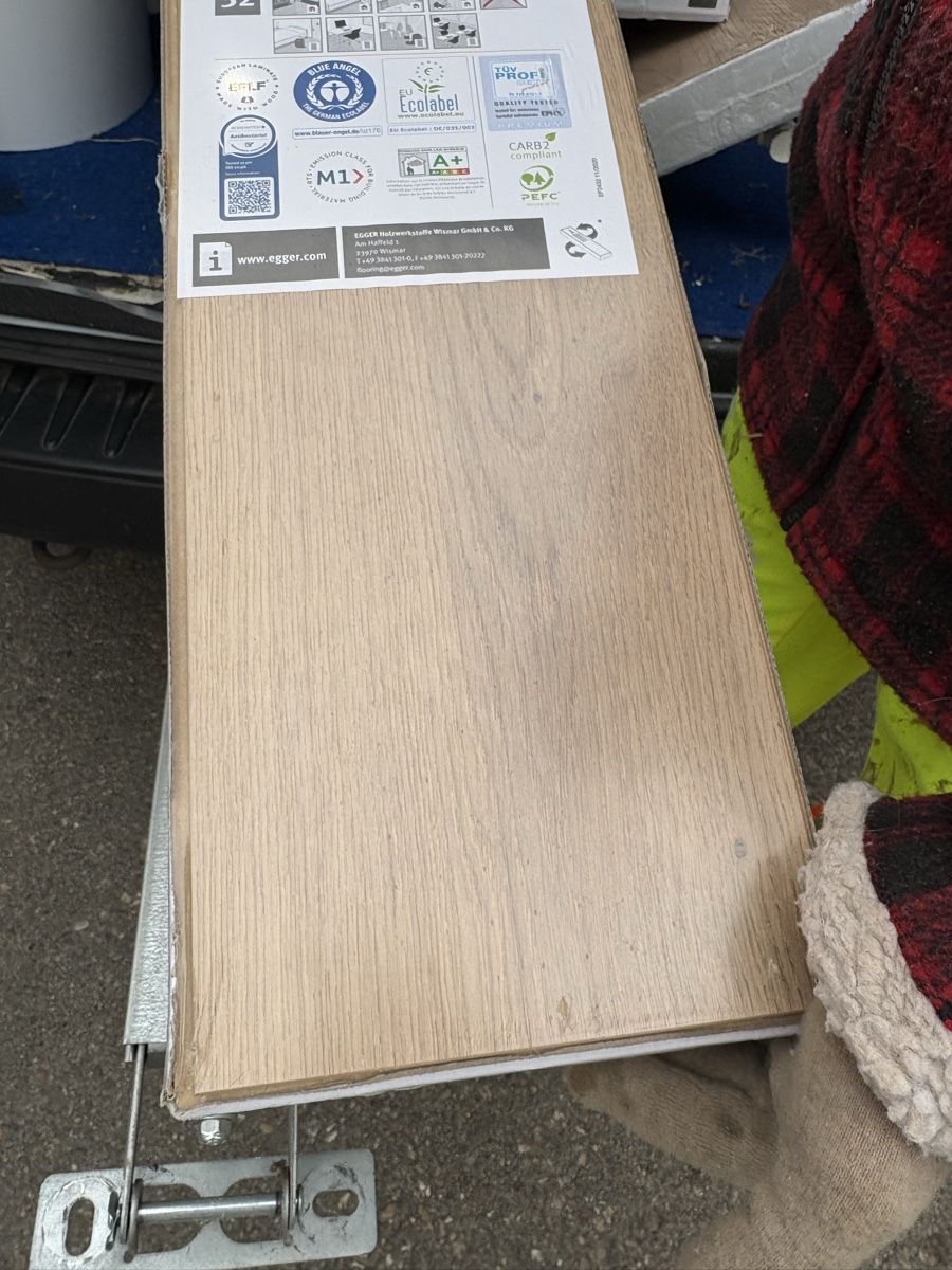 Rivestimenti per pavimenti: Laminat, Eiche natur, 11 Packungen, neu. – Nuovo e nell'imballaggio originale da Wil ZH venduto da Chinchinx 2