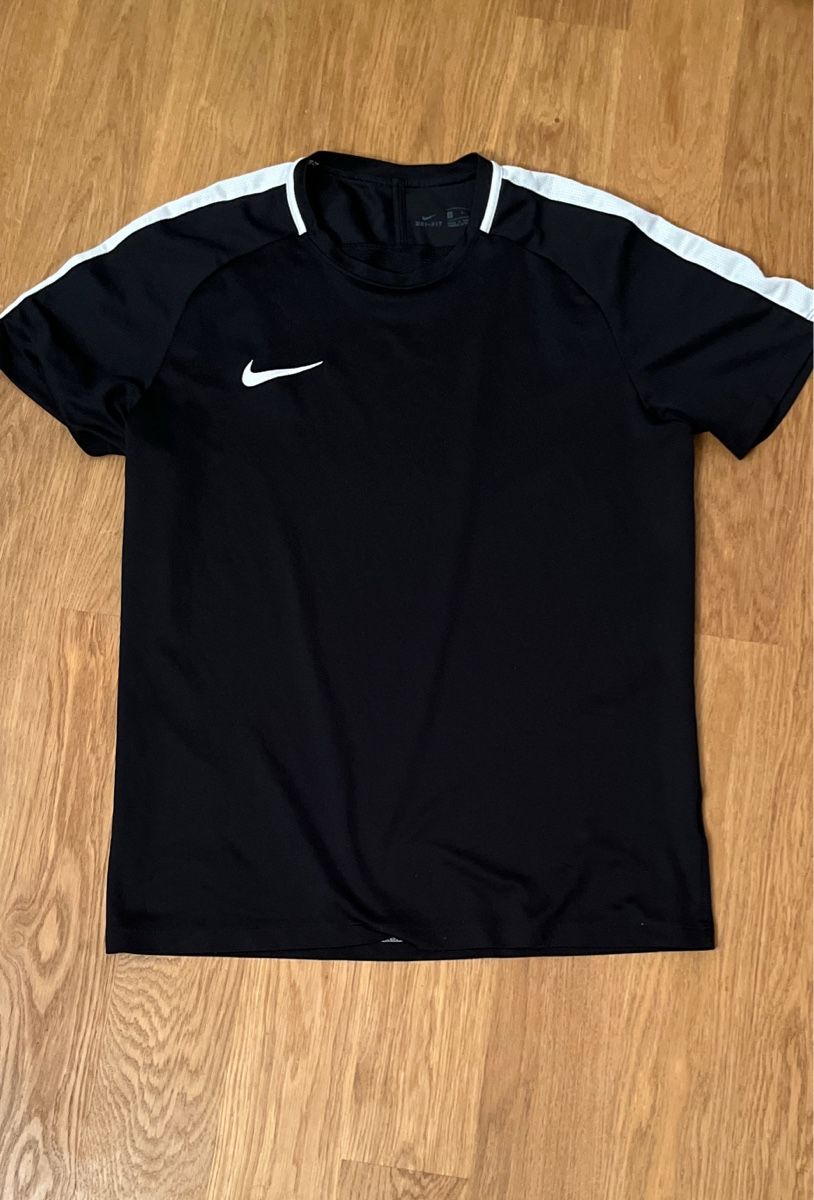 Nike T-shirt: Nike Shirt Gr. L – Usato da Luzern venduto da lou_p8qb