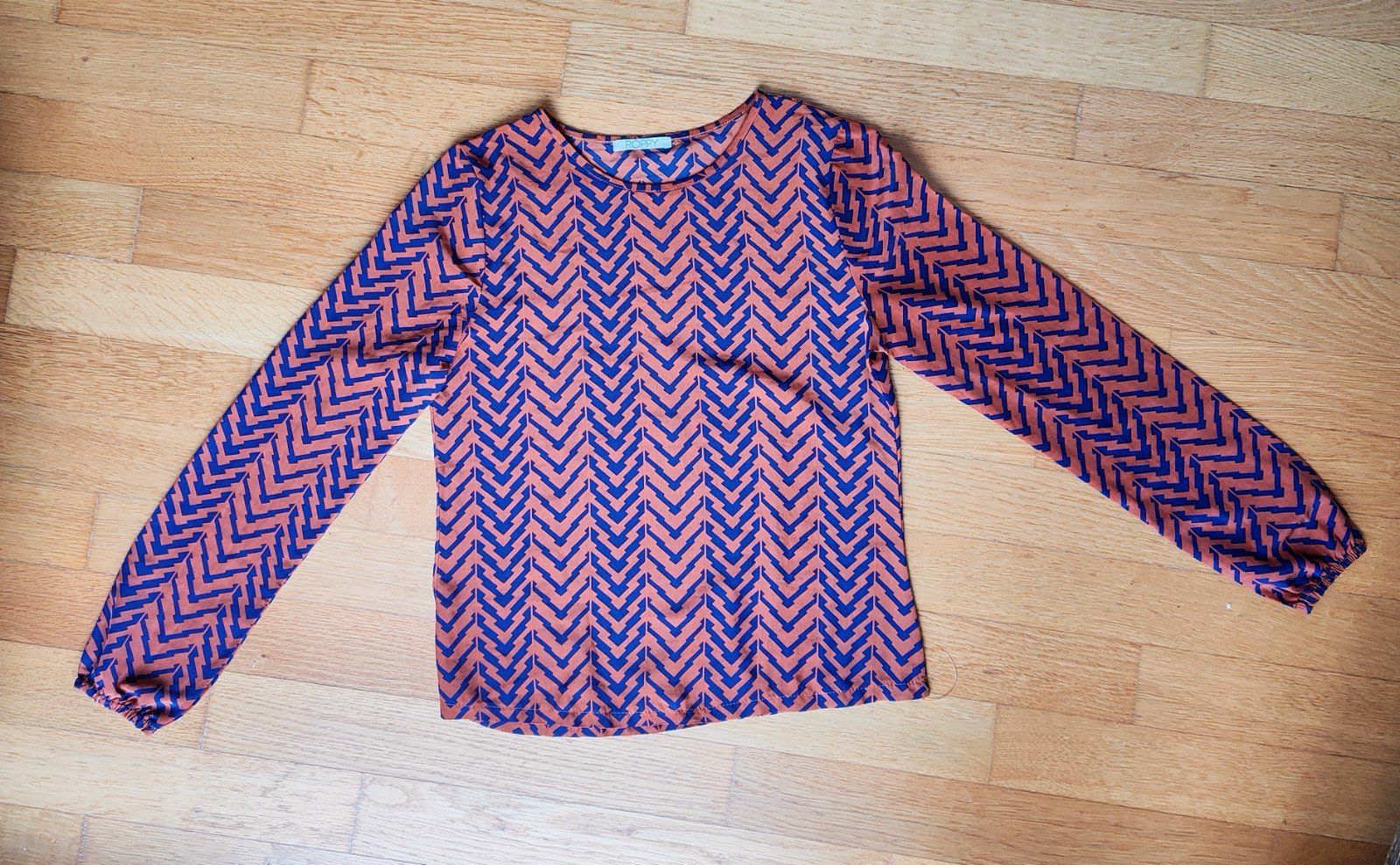 Top: Joli haut Taille M/S – Usato da Carouge GE venduto da for_8yym