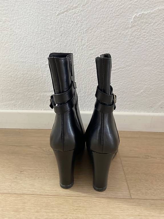 Max Mara Scarpe da donna: Max Mara Weekend Stiefeletten (Gr. 38) NEU – Usato da Thalwil venduto da Luninul 3
