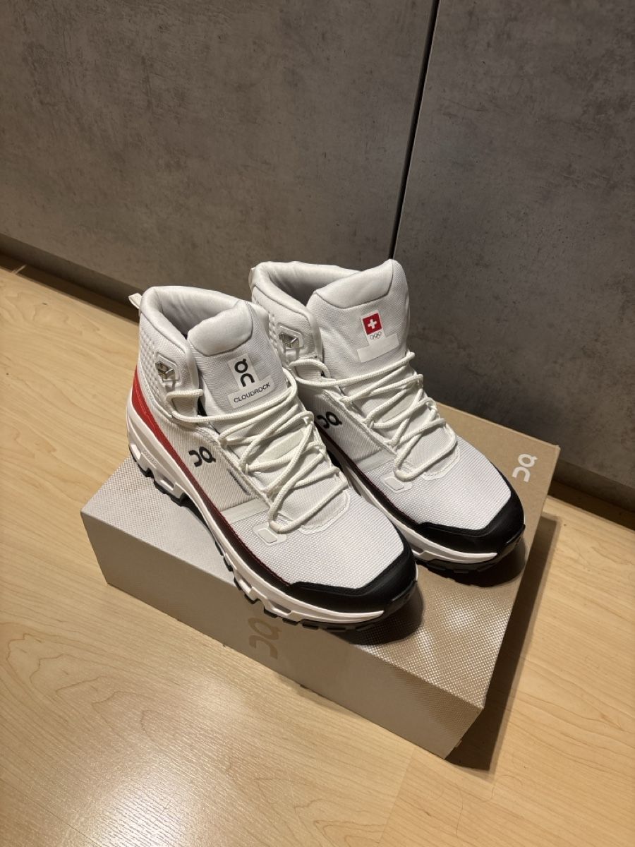 On Scarpe da uomo: ON Cloudrock Wanderschuhe Olympia Grösse EU44.5 – Nuovo e nell'imballaggio originale da Thalwil venduto da sea_k2dp 1