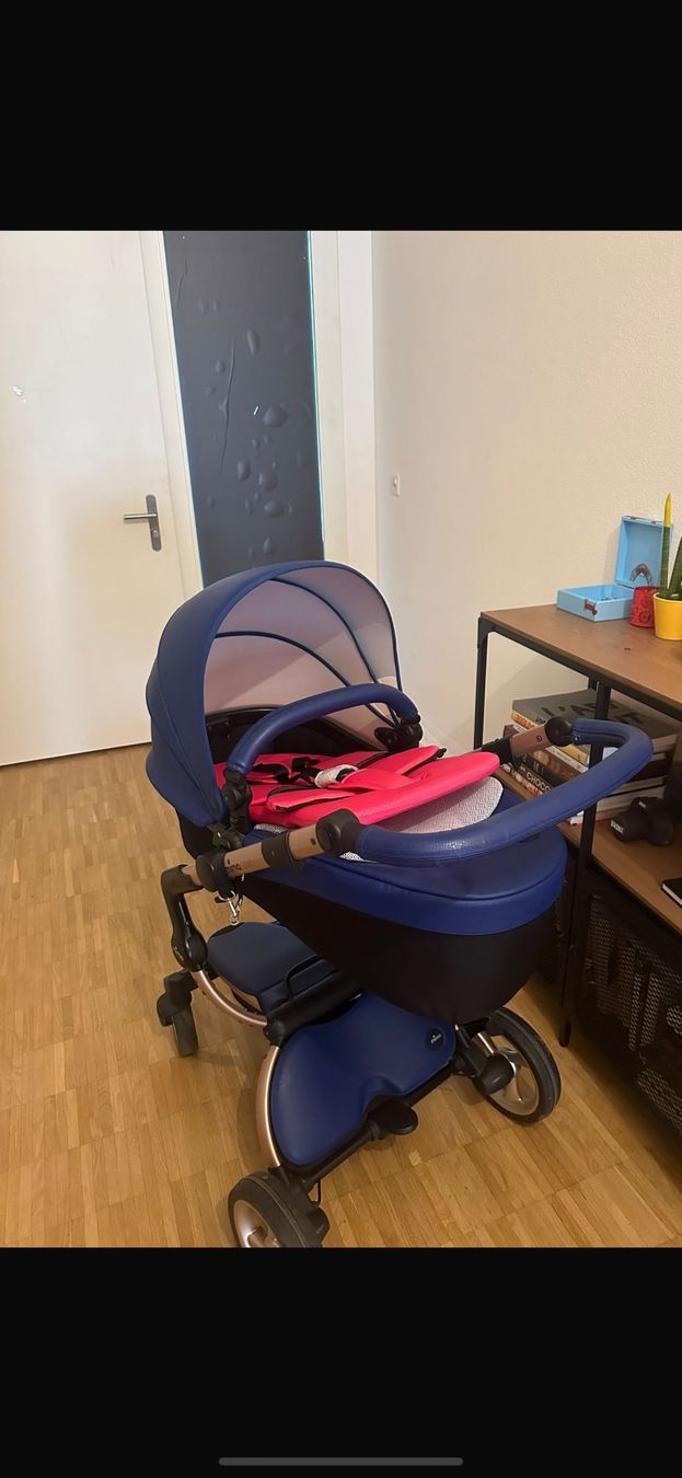 Kinderwagen: Poussette Mima Xari bleu marine et or,  parfait état ! – Gebraucht aus Fribourg von nin_vm6b
