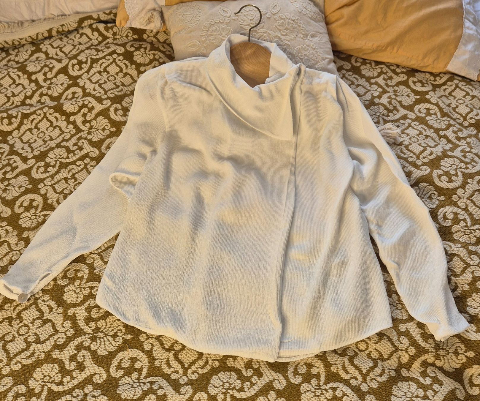 Massimo Dutti Blusen: Bluse von Massimo Dutti – Gebraucht aus Leissigen von ali_k9v8