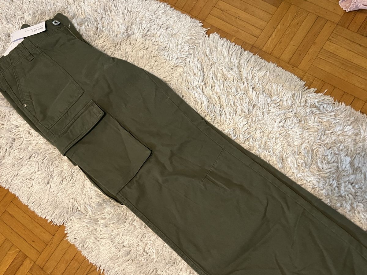 Bershka Hosen: Cargo  – Neu und originalverpackt aus Moudon von cin_6rxj 2
