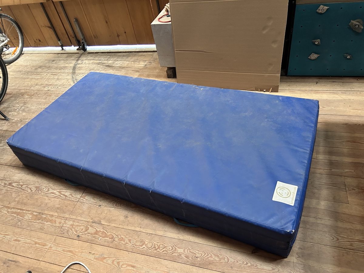 Tapis de sol: Turnmatte – D'occasion à Reigoldswil par gol_959p 1