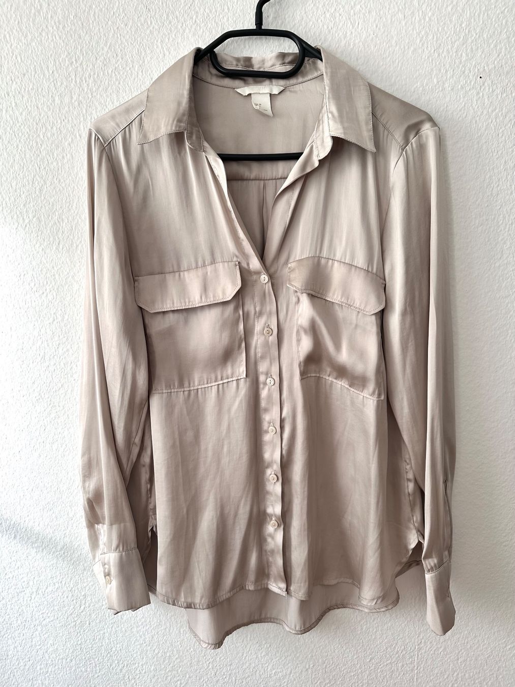 H&M Camicette: Schön fallende Bluse in Seidenoptik von H&M – Usato da Bern venduto da Fraeuleinhonig