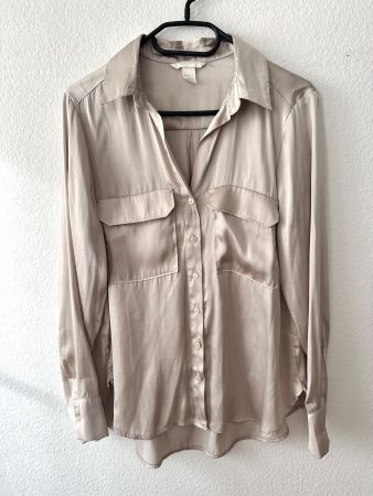 Schön fallende Bluse in Seidenoptik von H&M