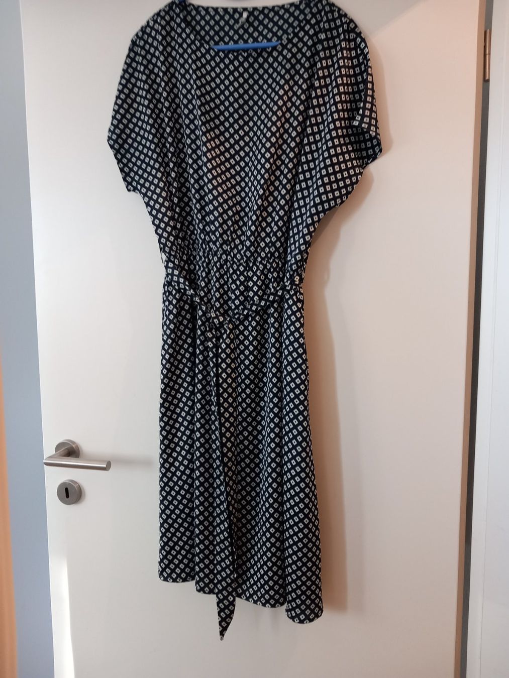 Robes: Robe légère taille L – D'occasion à Jouxtens-Mézery par Roxie2